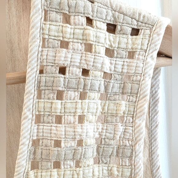 Van Heusen Cottagecore Women's Lattice Vest Cream Medium - Picture 6 of 11